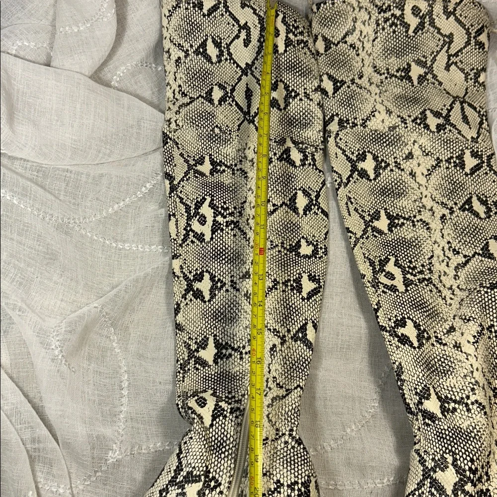 Unisa almost NEW Jaydi snake pattern thigh high heeled boots